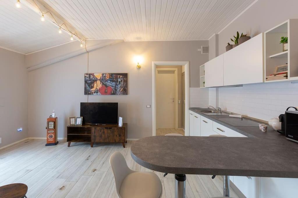My Charming Apartments Ai Navigli-Vigevano Suite Milano Dış mekan fotoğraf